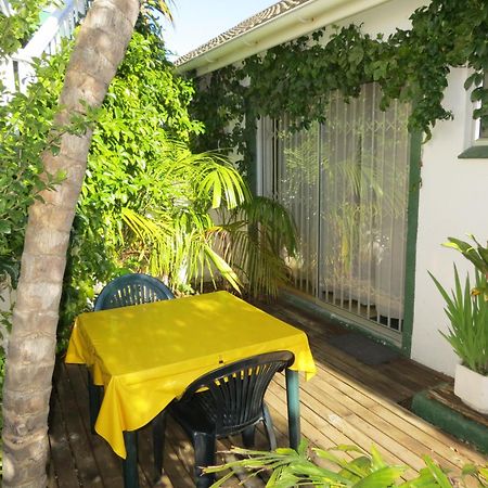 Cape Oasis Guesthouse Bloubergstrand Kültér fotó